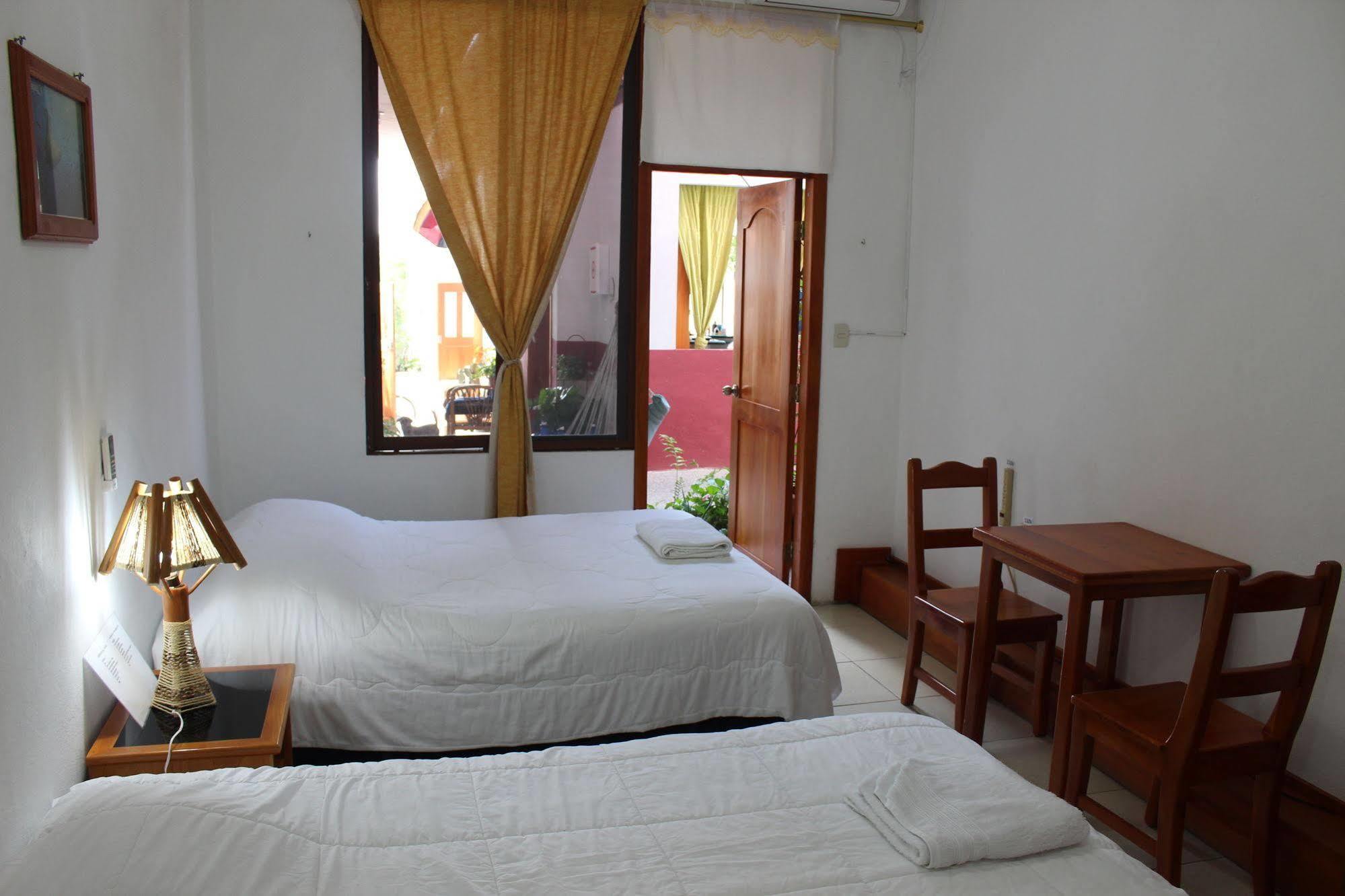Galapagos Best Hostel Puerto Ayora  Exteriér fotografie