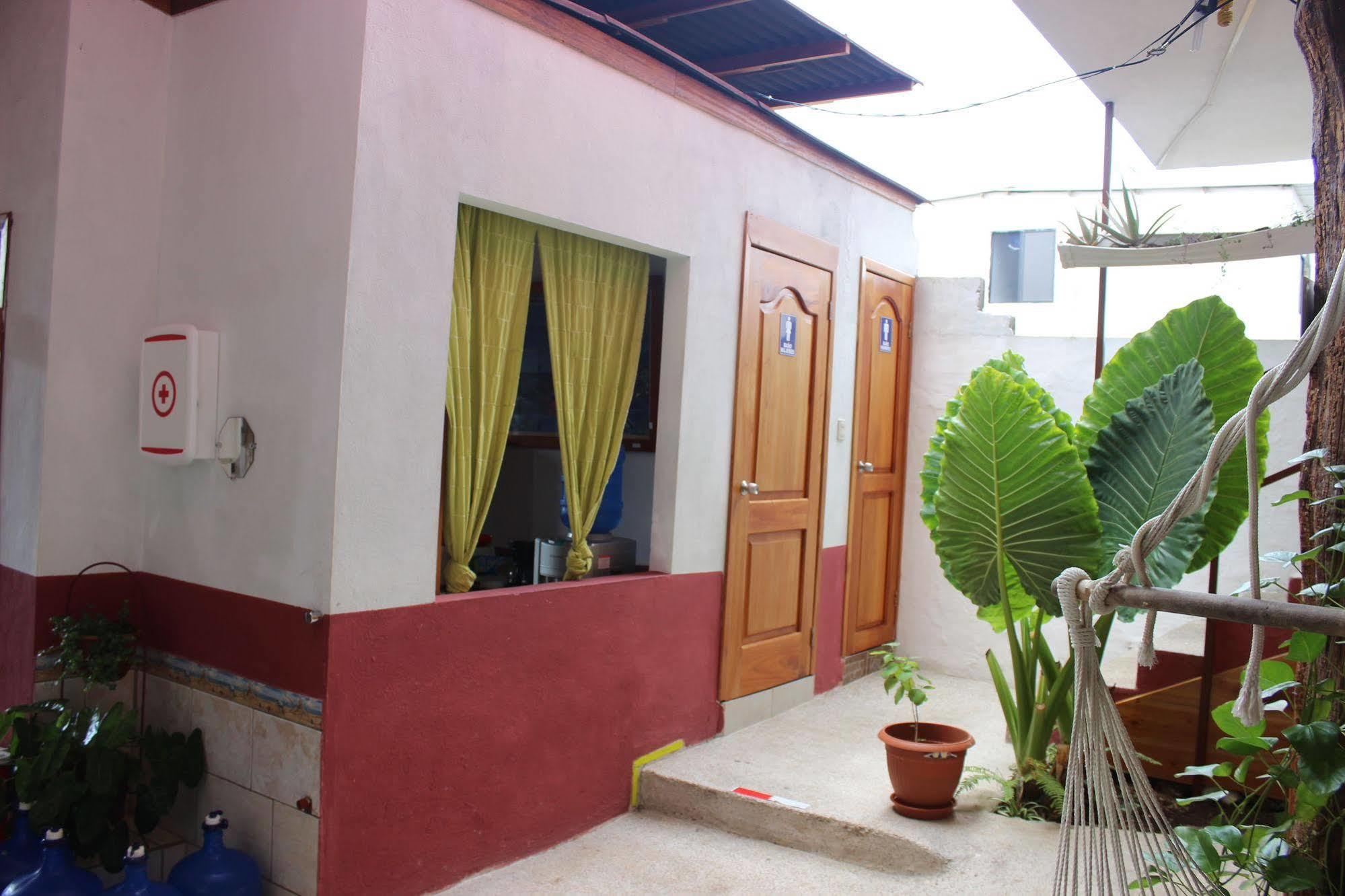 Galapagos Best Hostel Puerto Ayora  Exteriér fotografie