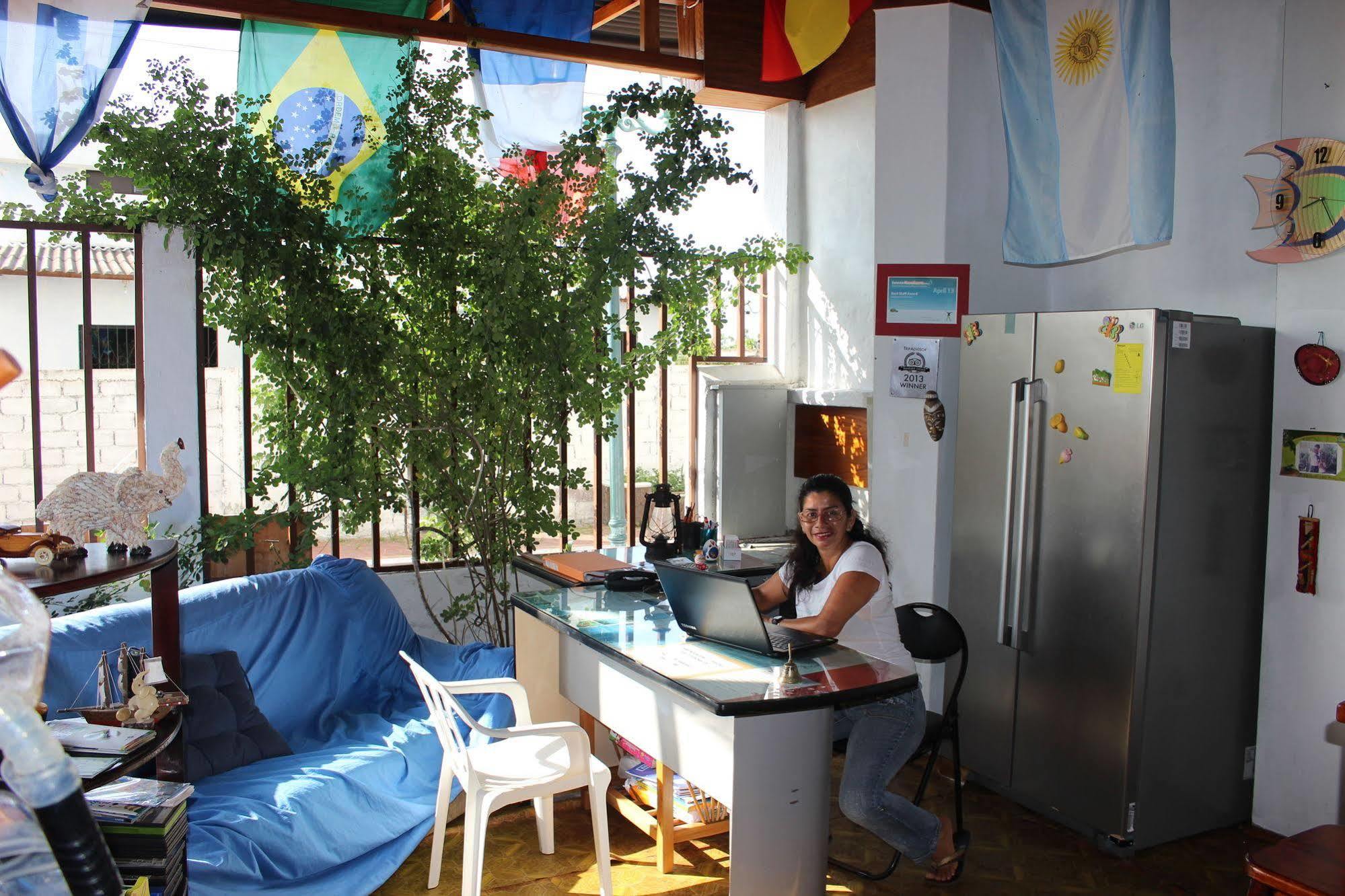 Galapagos Best Hostel Puerto Ayora  Exteriér fotografie