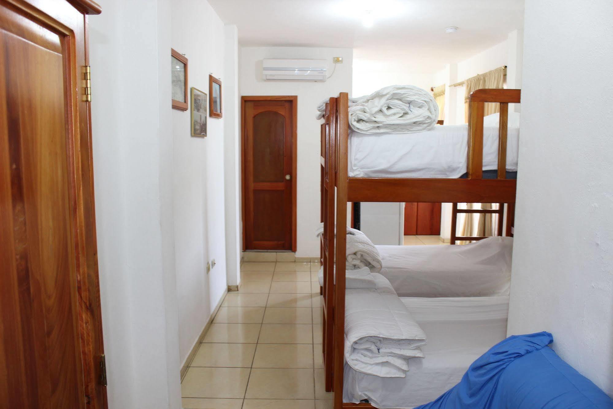 Galapagos Best Hostel Puerto Ayora  Exteriér fotografie